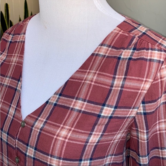 Madewell V-Neck Button Down Shirt I’m Stratfield Plaid - Picture 14 of 14